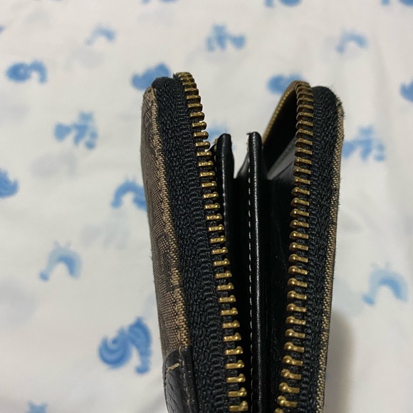 COPY - Vintage Dooney & Bourke Wallet - Picture 3 of 8